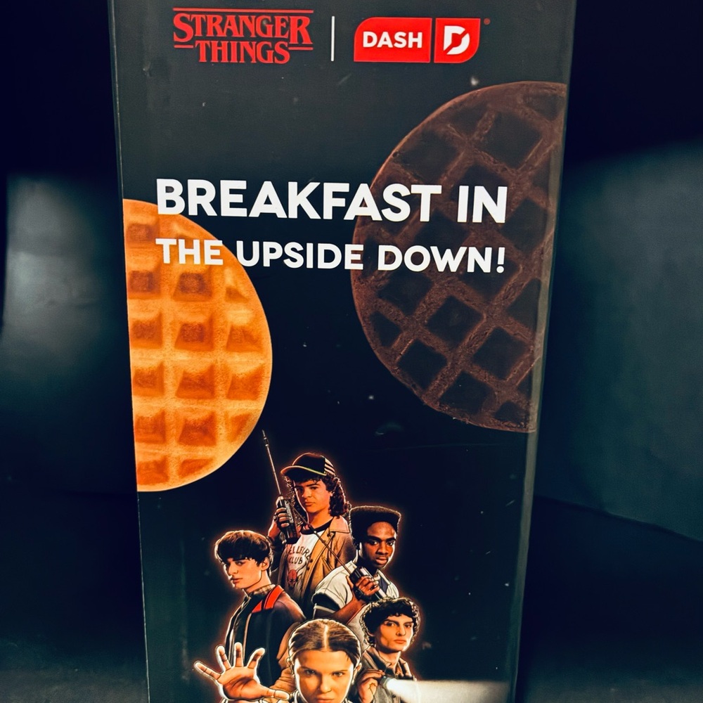 Stranger Things Dash Limited Ed. MINI WAFFLE MAKER Ceramic Nonstick NEW IN BOX - Picture 10 of 13